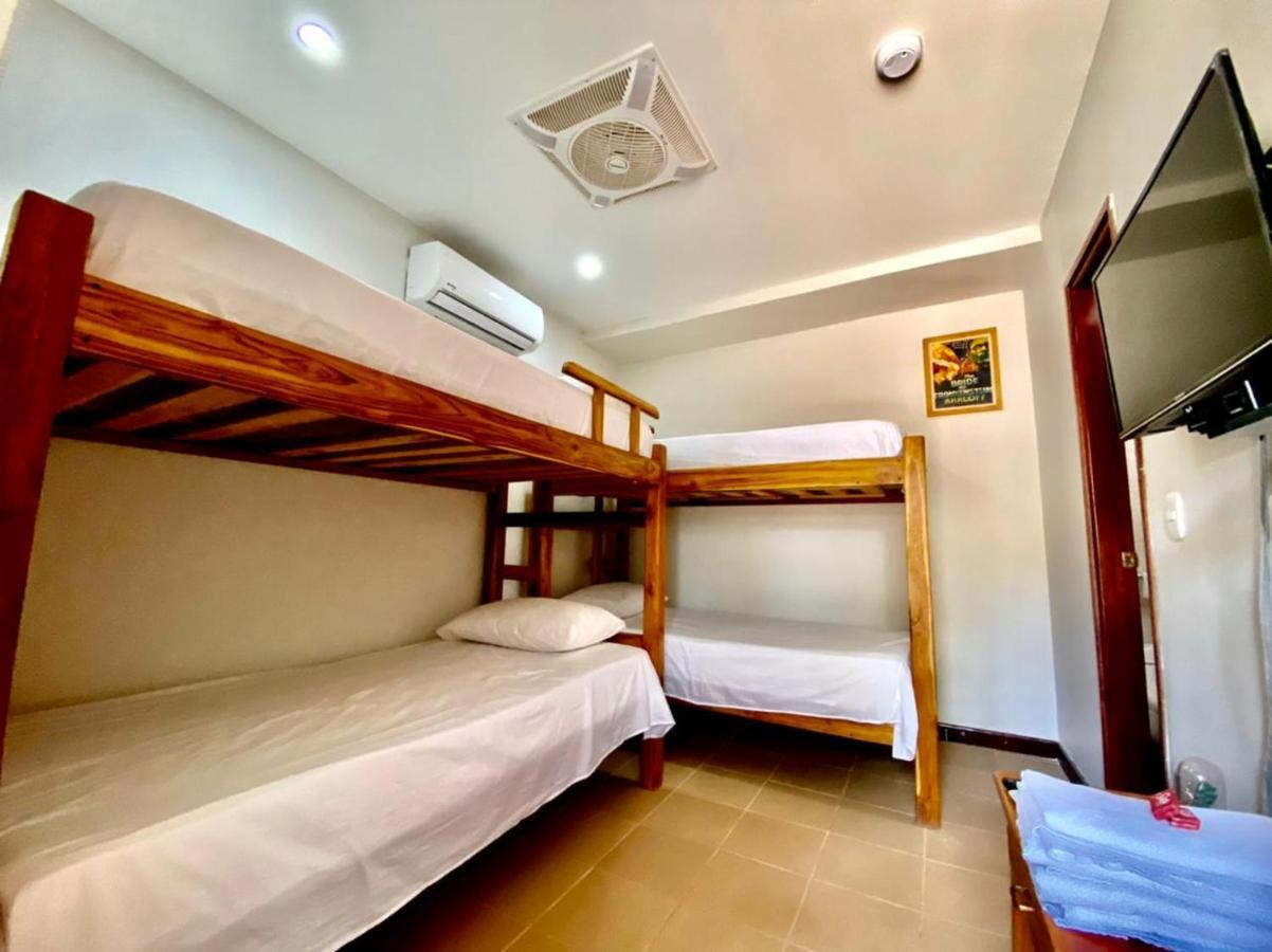 Hostal Aurora, Smith Lodging Таганга Экстерьер фото