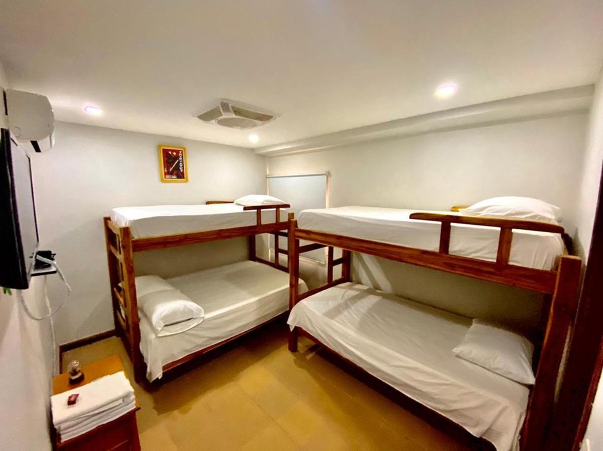 Hostal Aurora, Smith Lodging Таганга Экстерьер фото