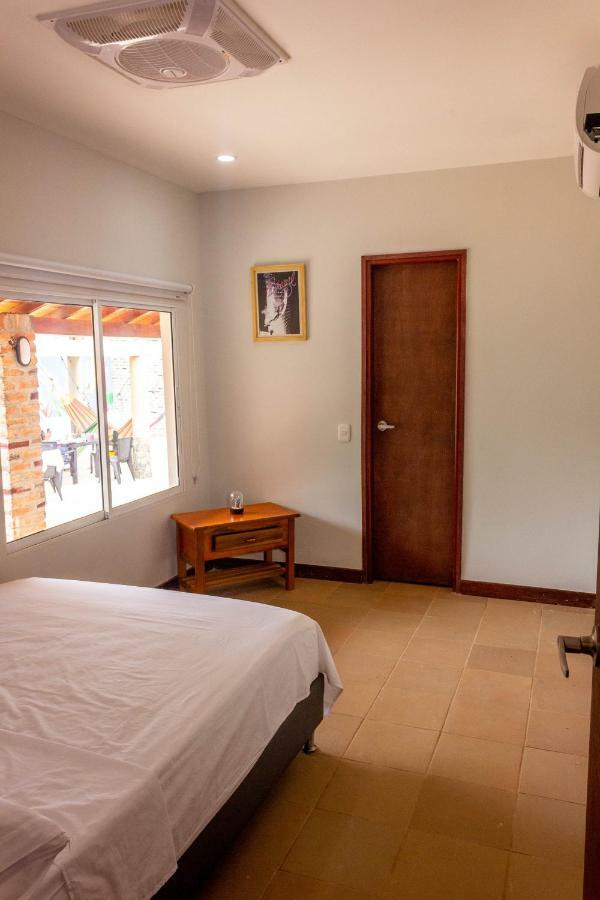 Hostal Aurora, Smith Lodging Таганга Экстерьер фото